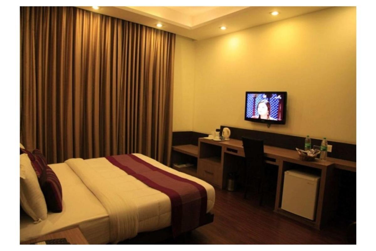 Indiyaah Inn Gurgaon Extérieur photo