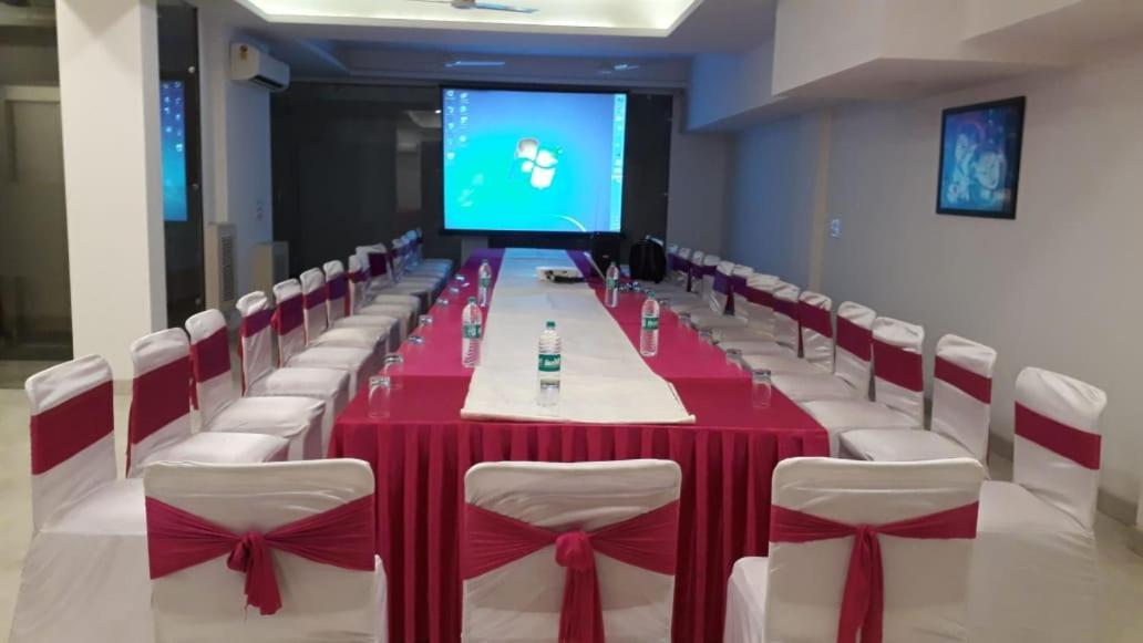 Indiyaah Inn Gurgaon Extérieur photo