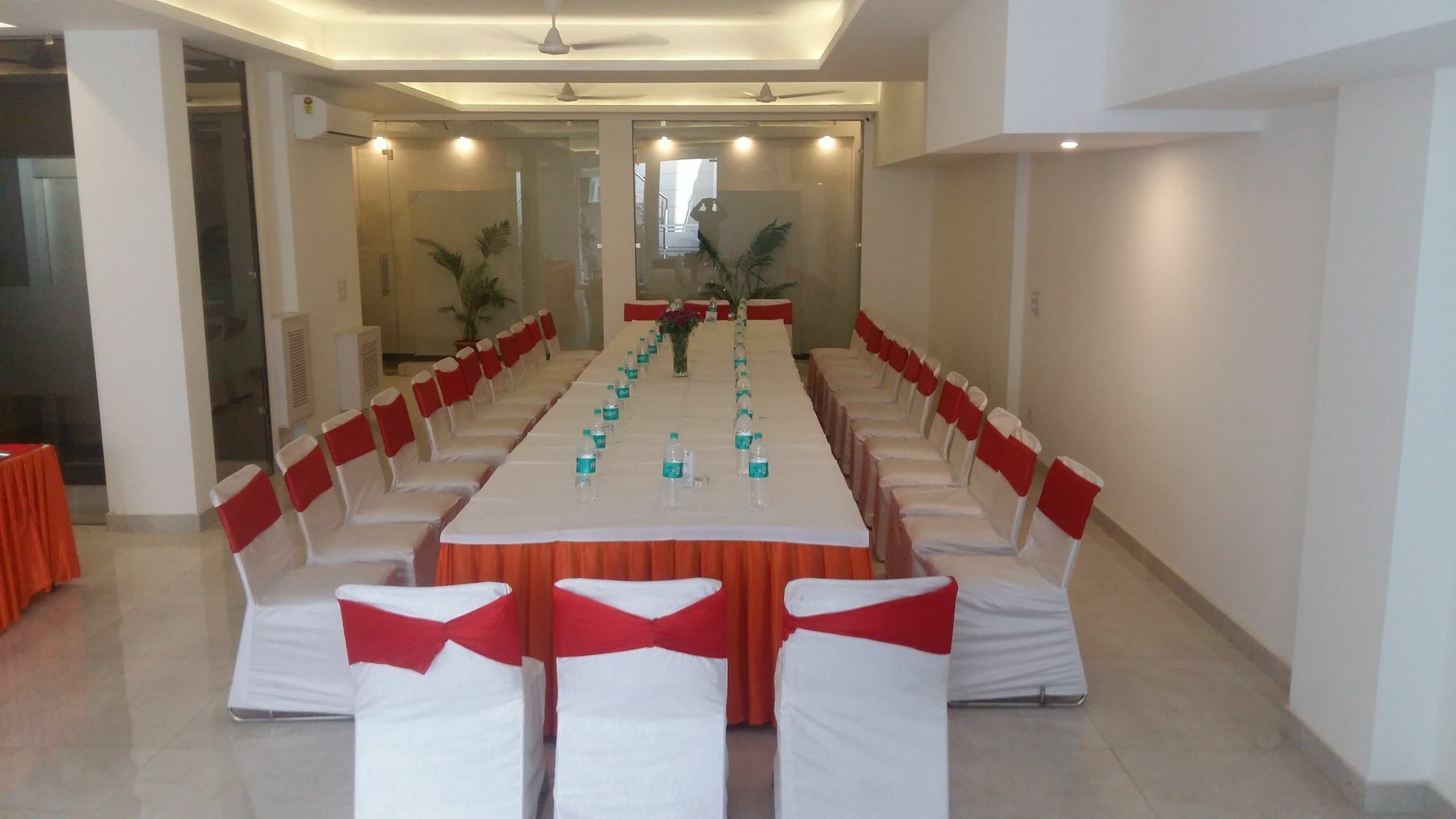 Indiyaah Inn Gurgaon Extérieur photo
